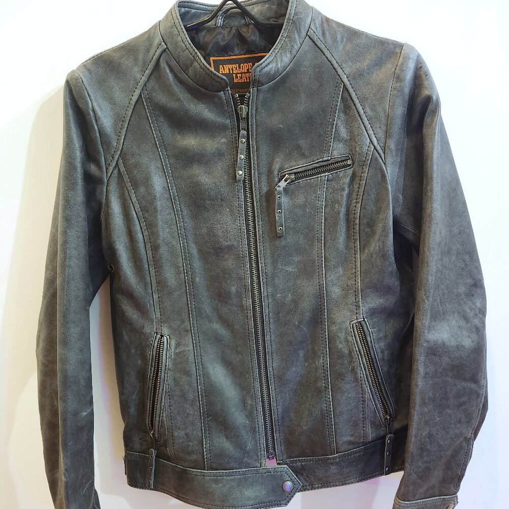 Beautiful blueberry leather jacket (women's medium)
